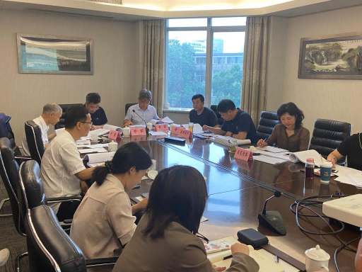 我校亚运会足球训练场提升改造工程初步设计评审会召开